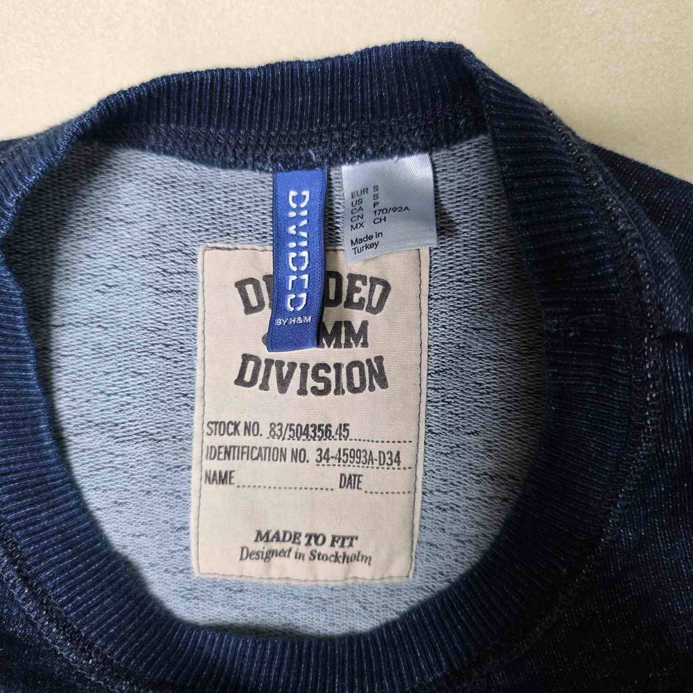 H&M Divided Crewneck Men's S Small MM Division Blue Indigo Wash Sweatshirt Patch - Picture 2 of 11